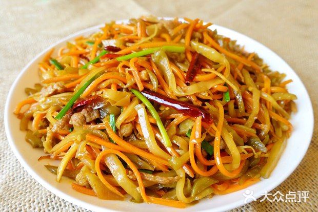 夏日必做家常小炒之榨菜丝炒胡萝卜丝