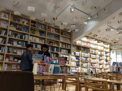 -猫的天空之城概念书店(束河店)