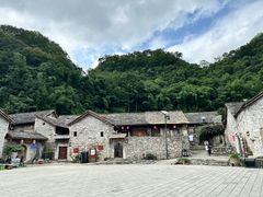 -高荡千年布依古寨旅游景区