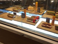 面包甜点陈列柜-巴黎贝甜(常德路店)