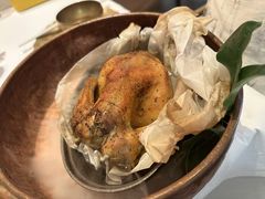 黑胡椒烤杭州叫花鸡-桂满陇·蟹黄小笼汤包(巴黎春天浦建店)
