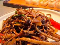 -吴越荣记苏州菜·松鼠桂鱼100%活鱼现做(斜塘老街店)