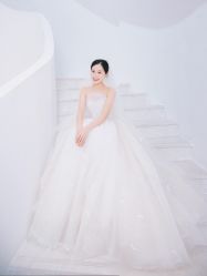 -予白婚纱礼服馆