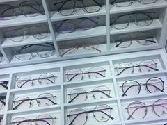 -臻美视爵眼镜·明月·依视路·蔡司折扣店(广渠门店)