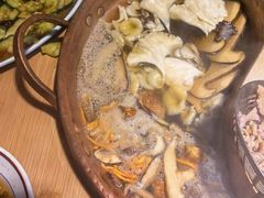 -洱火云南酸菜牛肉火锅(石景山当代商城店)