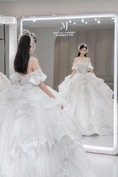 -LOVINA洛维娜婚纱礼服