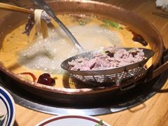 -洱火云南酸菜牛肉火锅(石景山当代商城店)