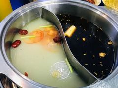 鸳鸯锅底-马路边边·成都串串(翠柏路店)
