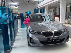 -上海宝信宝马4S店