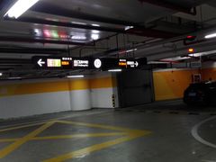-万象城-停车场