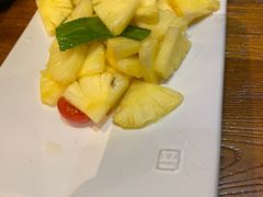 青柠檬拌鲜菠萝-云海肴·汽锅鸡·云南菜(天津国金汇店)