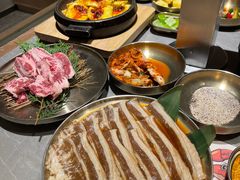 -草家酱蟹炭火烤肉店(珲春南路一店)