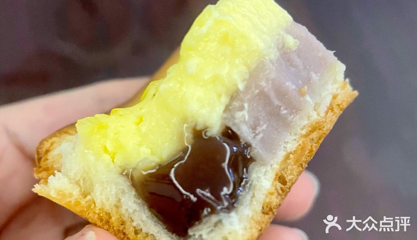 早餐｜芋泥布丁面包🍞切开有惊喜[色]