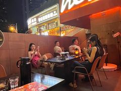 -何师烧烤Pro ·江湖川菜·小龙虾·精酿(太古里旗舰店)