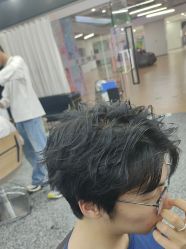 -藤野造型·烫·染发型设计店