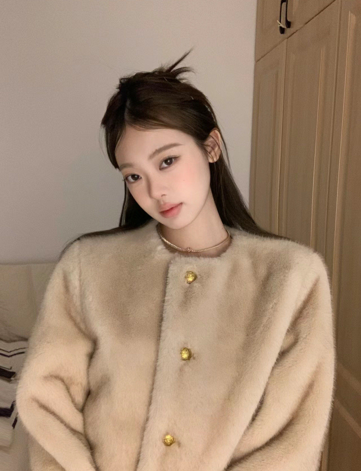 「haircode 芭曲发型(天河城店)」
方圆脸快来 试试jennie的半扎发!