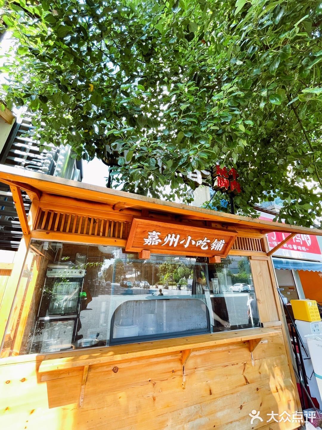 为什么不在晚餐约上朋友来古市香放松一下呢？