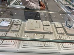 -潮宏基(万象城店)