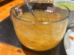 鲜炖银耳汤-小饕荟雅安贡椒鱼鲜馆(广福桥店)