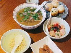 牛肉粉丝汤-鑫震源·苏式大虾生煎(山塘街店)