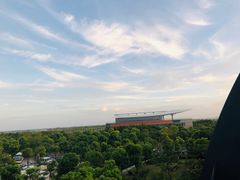 -上海滴水湖皇冠假日酒店