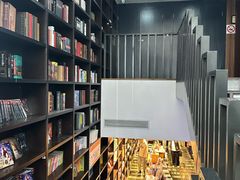 -钟书阁(松江泰晤士小镇店)