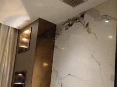 -忆江南·临江鱼馆