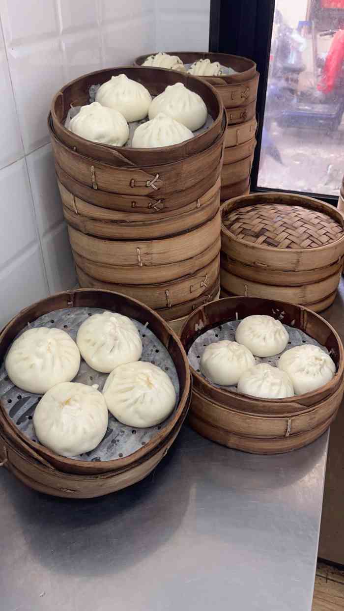一品净素包子(旬阳路店)-"这家的菜包子据说很出名…反正阿拉几次早上