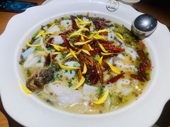 -江渔儿酸菜鱼(映月湖环宇城店)
