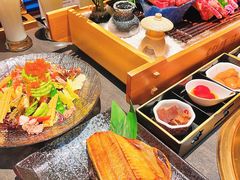 -铭牛烧肉·和牛海鲜自助(高新月牙湖店)