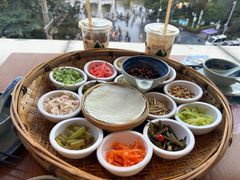 -包整·丝娃娃(一览甲秀楼风景店)