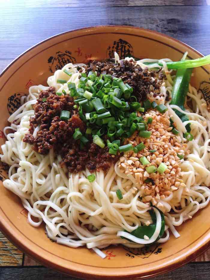 宜宾燃面(劼人路店)-"味道还可以,在学校北门外面,也还算方便,.