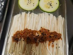 -山野的朋友露营炭火烤肉