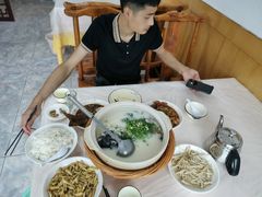 -天乐农家鱼头王(天目湖店)