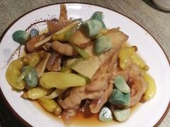 新疆拉条子-巴依兄弟西域美食(机场店)