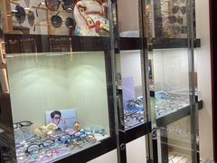 -三叶眼镜城批发市场(上海火车站店)