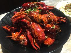 特色油焖大虾-巴厘龙虾·榜首油焖大虾(音乐学院·沿江酒馆店)