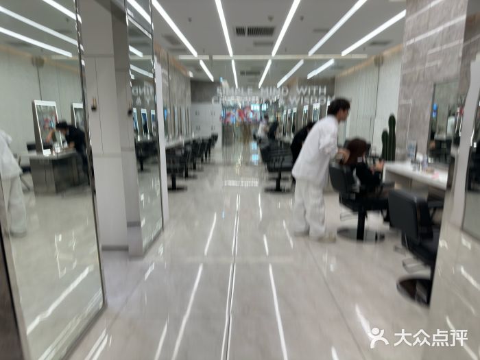 梵创造型(环球港店)图片