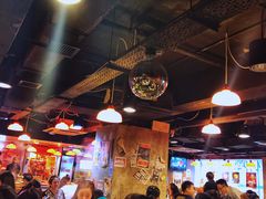 大堂-鲜入围煮花胶鸡海鲜火锅