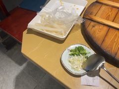 -万里闯关东铁锅炖菜馆(高新旗舰店)