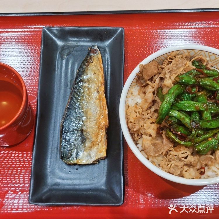 牛肉饭套餐来一份