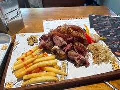 -HUZI虎滋精酿餐吧(京西大悦城店)