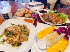 -Dang restaurant (patong phuket)