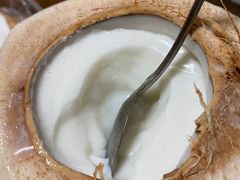 -志龙皇冠吃货椰子铺