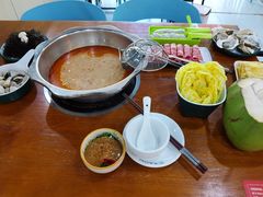 -老何家后安粉·糟粕醋海鲜火锅(三亚湾椰梦长廊店)