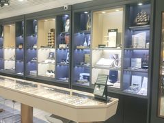 -宏宇眼镜蔡司依视路折扣店(兆佳眼镜城店)