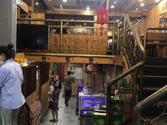 大堂-老东镇啤酒屋海鲜加工·蒸汽海鲜·海鲜烧烤(台东店)