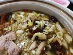 红牛肝-东巴谷野生菌火锅餐厅