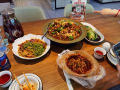 -俭寨大盘鸡·手抓肉·烧烤新疆菜(乌苏路店)