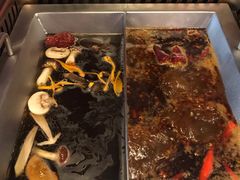 -老牌坊云南鱼豆花火锅(哈西万达店)